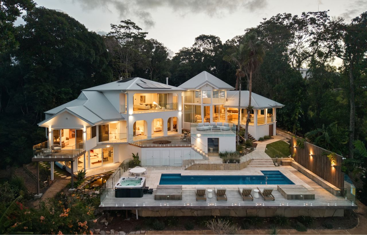 Styling The Med: A Noosa Hinterland Estate Furnished with Satara
